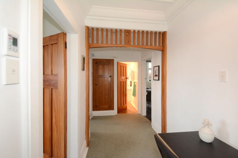 Photo of property in 172 Macandrew Road, South Dunedin, Dunedin, 9012