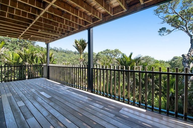 Photo of property in 167 Motutara Road, Muriwai, Waimauku, 0881