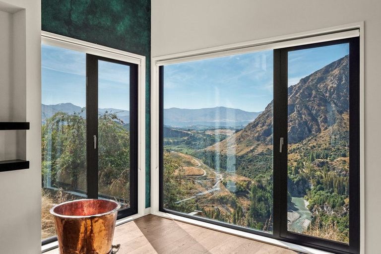 Photo of property in 12 Crows Nest Road, Arthurs Point, Queenstown, 9371