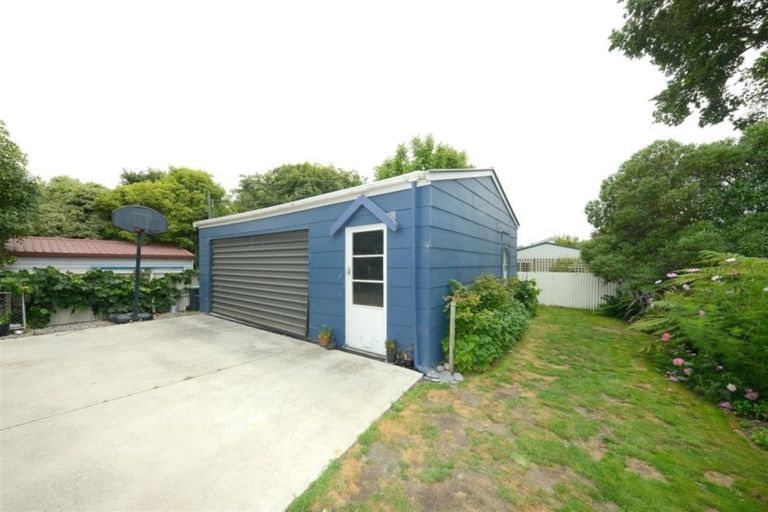 Photo of property in 2/62 Bowhill Road, New Brighton, Christchurch, 8083