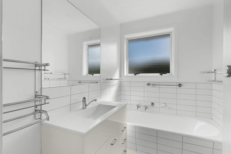 Photo of property in 15 Prestons Road, Redwood, Christchurch, 8051