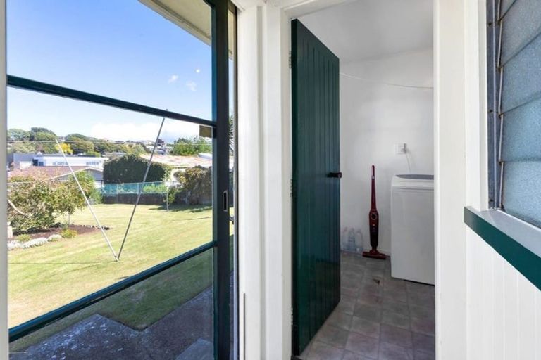 Photo of property in 9a Chilman Street, Strandon, New Plymouth, 4312