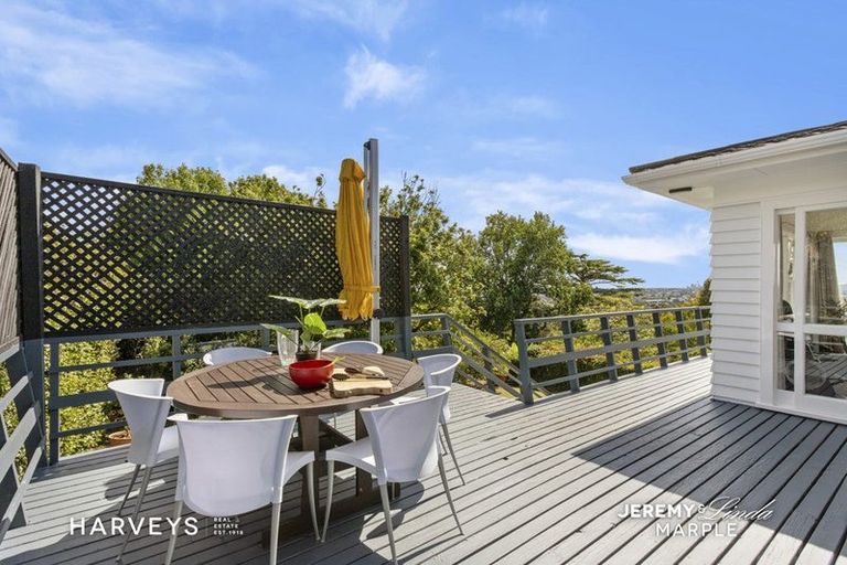 Photo of property in 61a West Lynn Road, Titirangi, Auckland, 0604