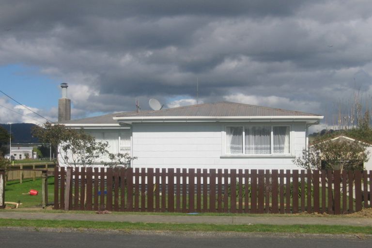 Photo of property in 9 Park Street, Hikurangi, 0114