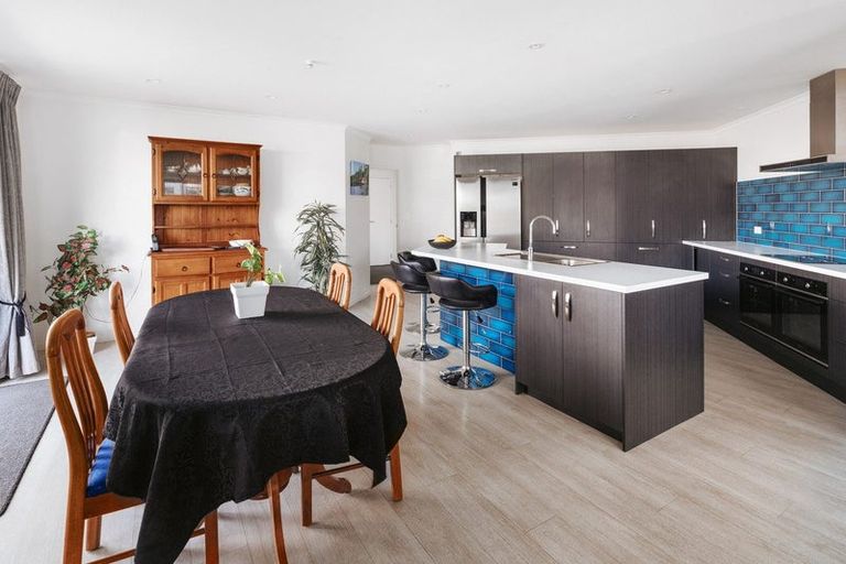 Photo of property in 1 Anglers Way, Omokoroa, 3114