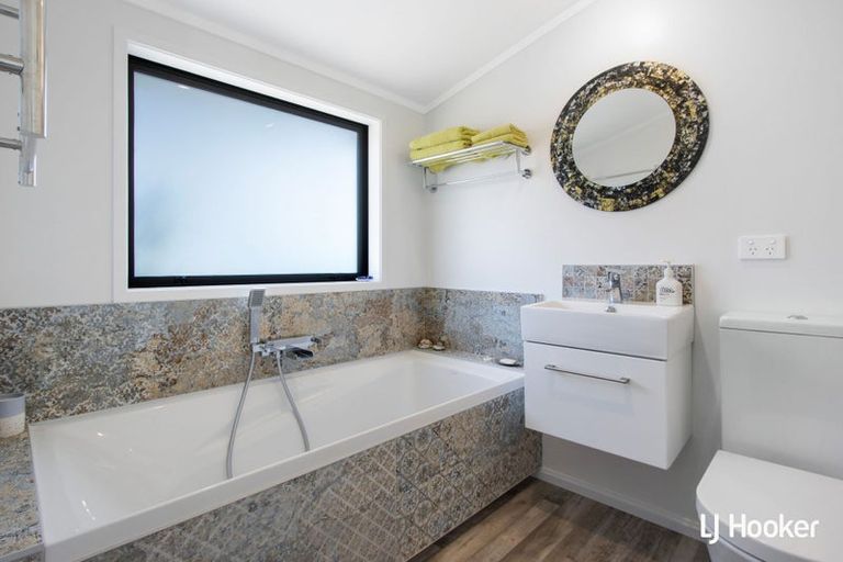 Photo of property in 102 Dillon Street, Waihi Beach, 3611