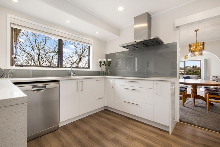 Photo of property in 21 St Annes Crescent, Wattle Downs, Auckland, 2103