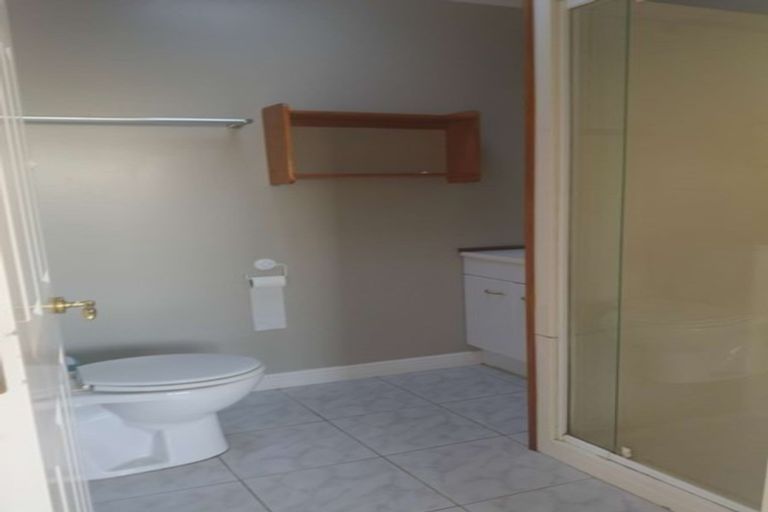 Photo of property in 114 Point View Drive, East Tamaki Heights, Auckland, 2016