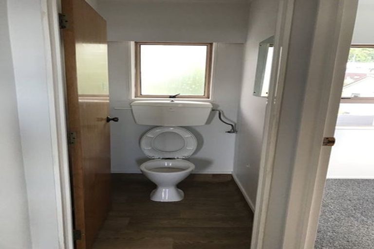 Photo of property in 47 The Esplanade, Eastern Beach, Auckland, 2012