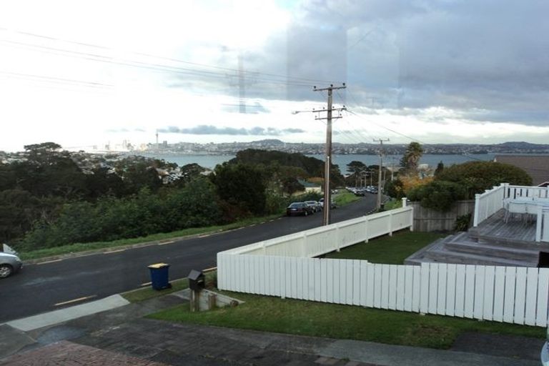Photo of property in 11 Huka Road, Birkenhead, Auckland, 0626