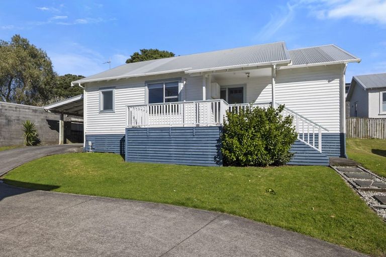 Photo of property in 14 Calvert Road, Moturoa, New Plymouth, 4310