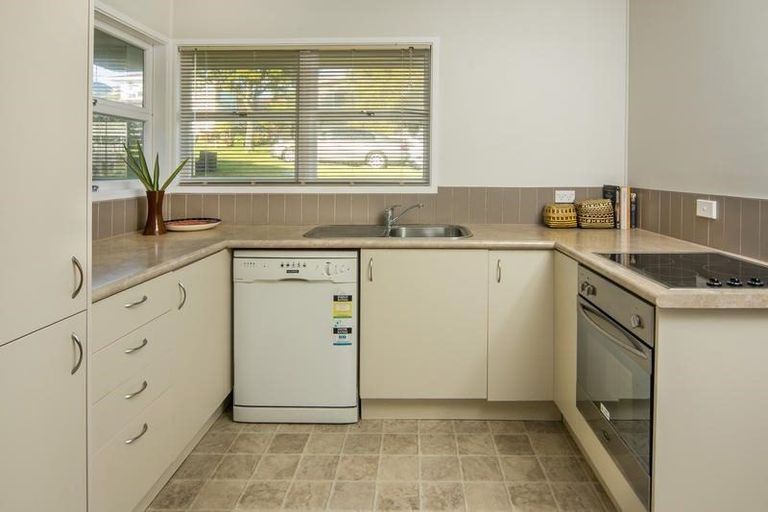 Photo of property in 2/5 Eban Avenue, Hillcrest, Auckland, 0627