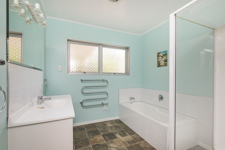 Photo of property in 19 Erin Street, Hokowhitu, Palmerston North, 4410