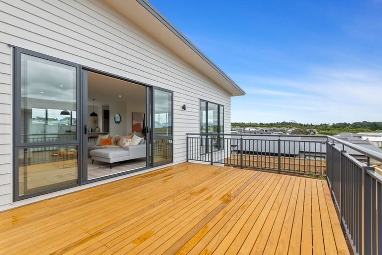 Photo of property in 2 Cadwil Drive, Beachlands, Auckland, 2018