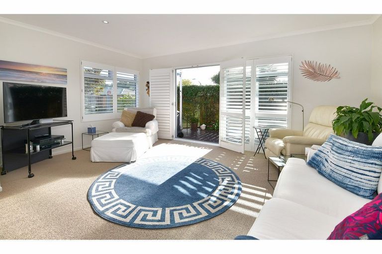 Photo of property in 31 Elizabeth Street, Orewa, 0931