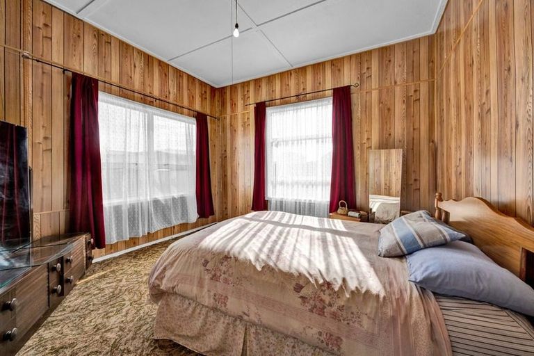 Photo of property in 9 Napier Street, Opunake, 4616