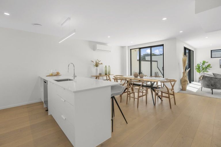 Photo of property in 2 Pascoe Avenue, Paremata, Porirua, 5026