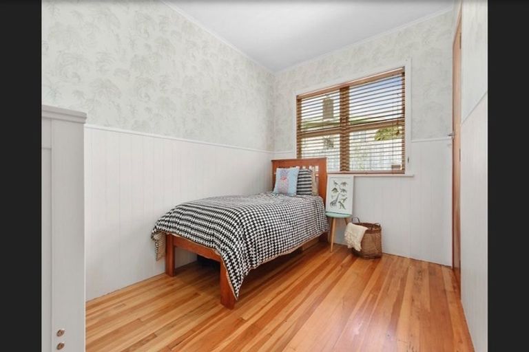 Photo of property in 30 Mason Street, New Lynn, Auckland, 0600