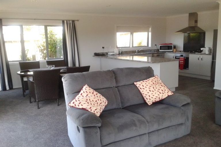 Photo of property in 3 Wangapeka Way, Aotea, Porirua, 5024