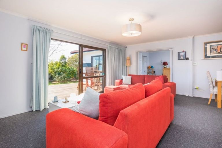 Photo of property in 8 Harbour Crest Drive, Waiuku, 2123