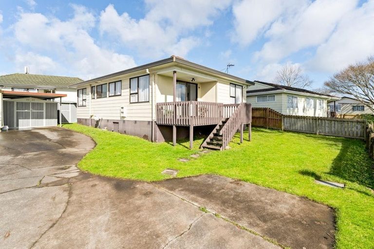 Photo of property in 1/14 Penion Drive, Flat Bush, Auckland, 2023