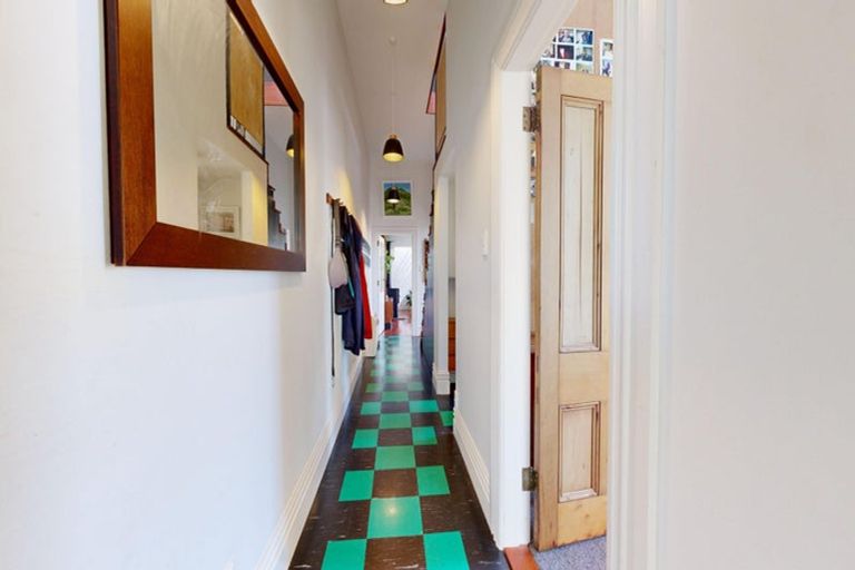 Photo of property in 118 Elizabeth Street, Mount Victoria, Wellington, 6011