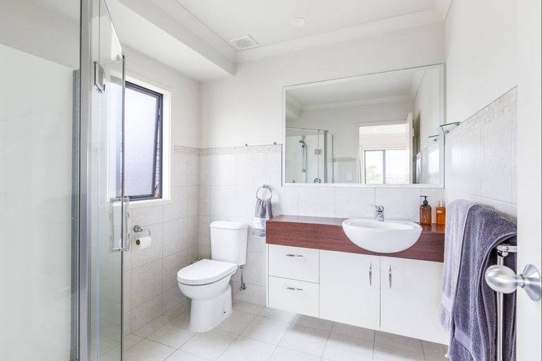 Photo of property in 49 Grovenor Drive, Orewa, 0931