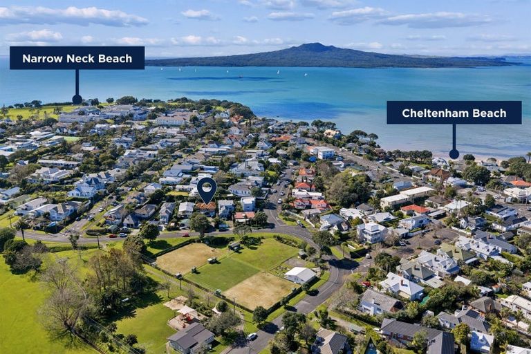 Photo of property in 12 Wairoa Road, Narrow Neck, Auckland, 0624
