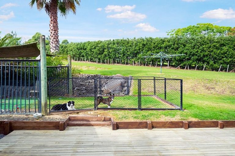 Photo of property in 141 Mangakura Road, Helensville, 0875