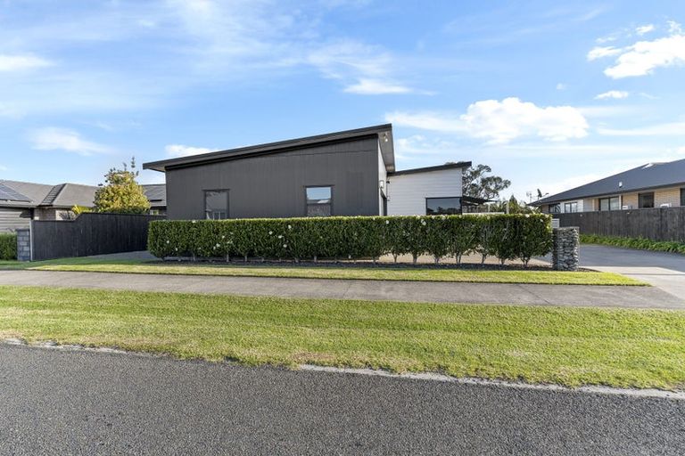 Photo of property in 23 Dreaver Drive, Waitara, 4320