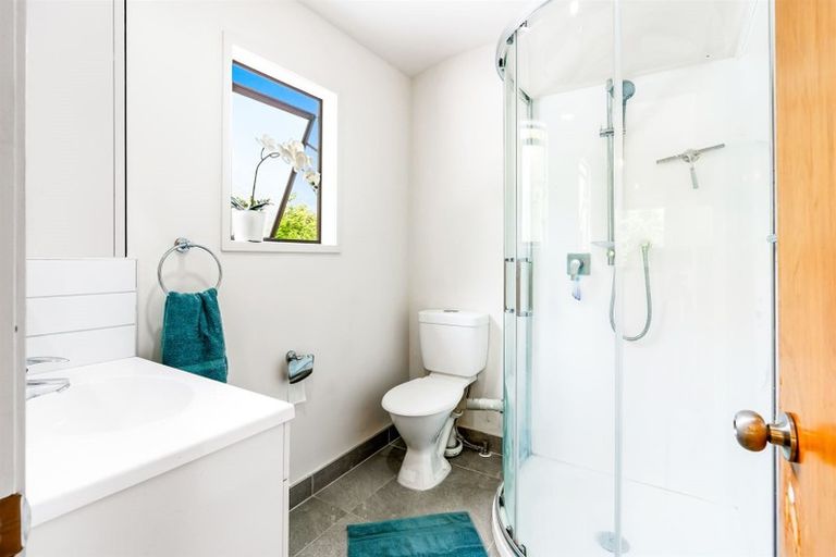 Photo of property in 21 Reynolds Place, Torbay, Auckland, 0630