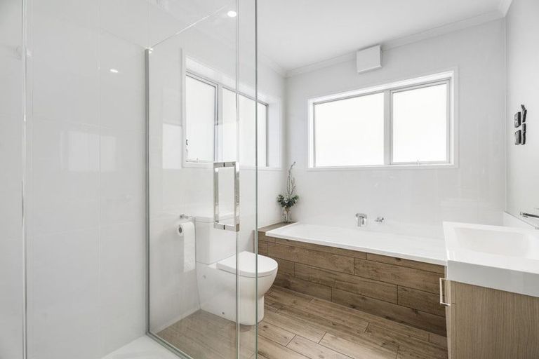 Photo of property in 75 Karepiro Drive, Stanmore Bay, Whangaparaoa, 0932