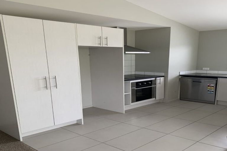 Photo of property in 16 Totara Meadows Court, Wiri, Auckland, 2104