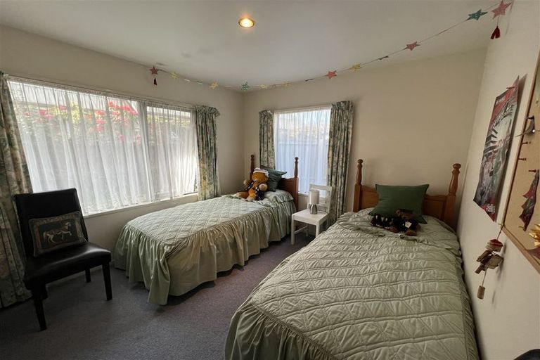 Photo of property in 275 Memorial Avenue, Burnside, Christchurch, 8053