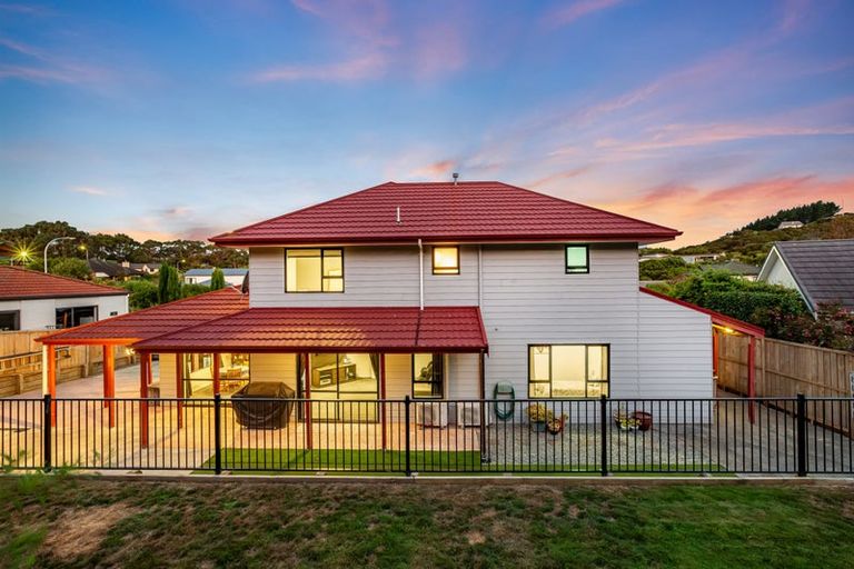 Photo of property in 14 Bowman Place, Whitby, Porirua, 5024