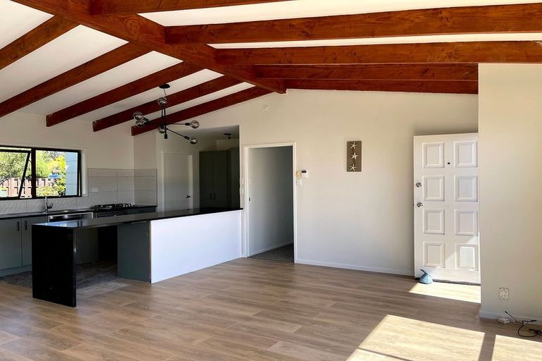 Photo of property in 1425 Whangaparaoa Road, Army Bay, Whangaparaoa, 0930