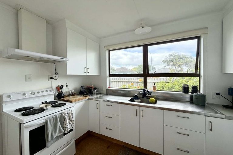 Photo of property in 3 Kaimata Street, Brooklands, New Plymouth, 4310