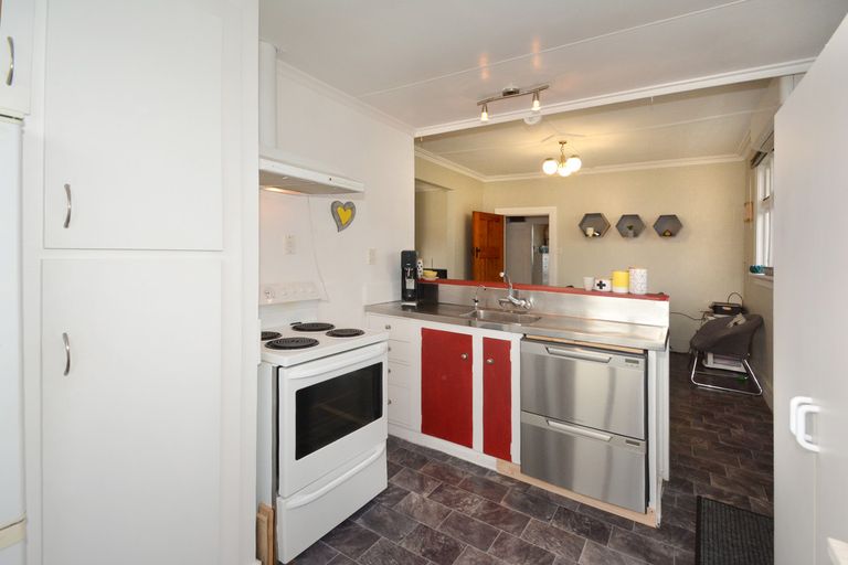 Photo of property in 172 Macandrew Road, South Dunedin, Dunedin, 9012