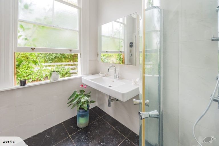 Photo of property in 37 Karewa Street, Castlecliff, Whanganui, 4501