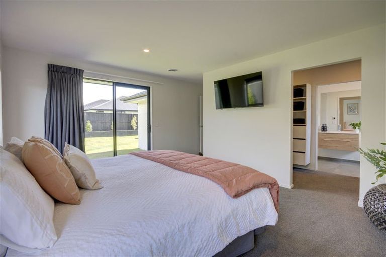 Photo of property in 6 Springbrook Close, Rangiora, 7400