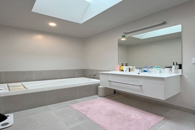 Photo of property in 23 Regiment Road, Papakura, 2110