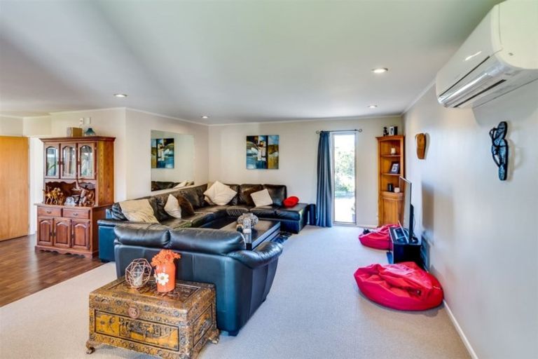 Photo of property in 16 Cormack Place, Greenmeadows, Napier, 4112