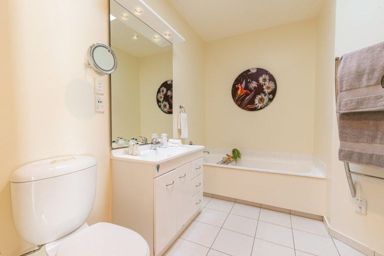 Photo of property in 307 Karori Road, Karori, Wellington, 6012