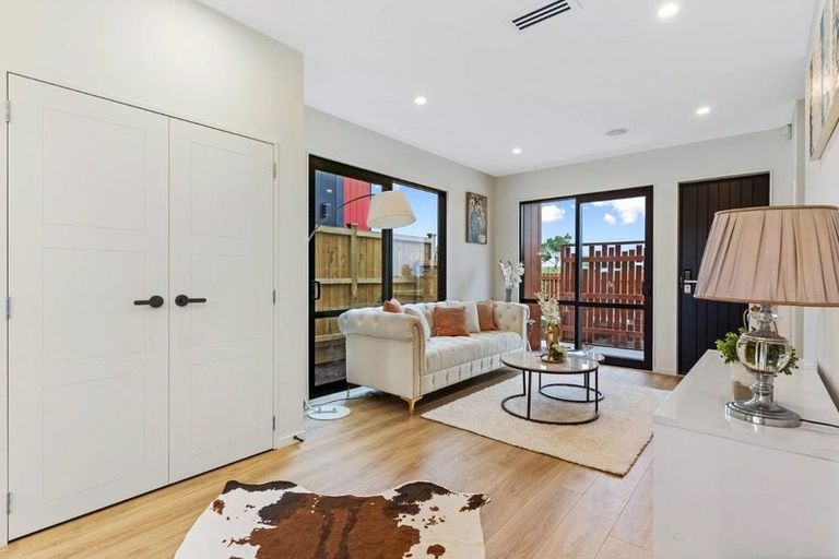Photo of property in 65 Maungakaraka Road, Karaka, 2580