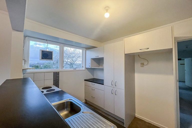 Photo of property in 35 Takapu Street, Henderson, Auckland, 0612