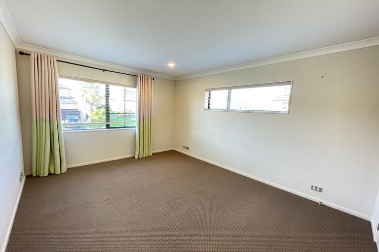 Photo of property in 9 Wye Oak Drive, Schnapper Rock, Auckland, 0632