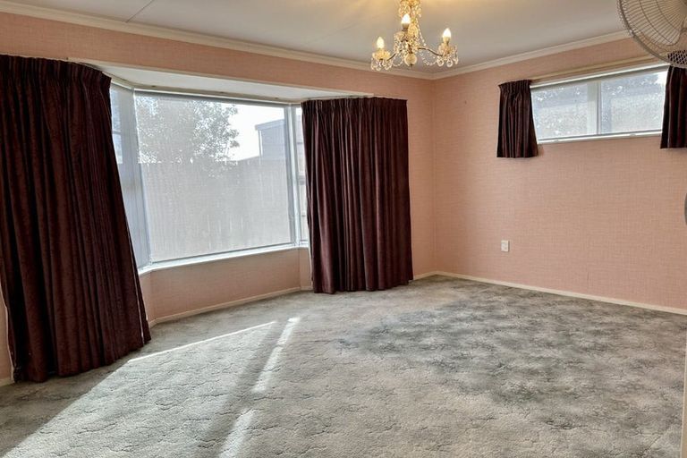 Photo of property in 58 Rhodes Drive, Kelvin Grove, Palmerston North, 4414
