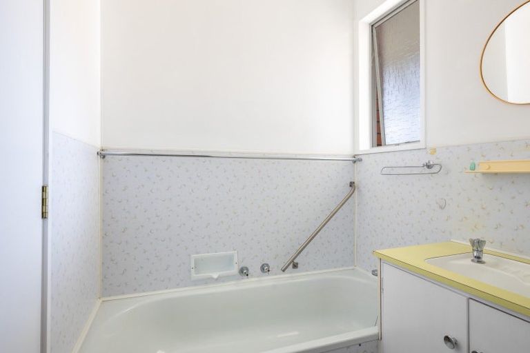 Photo of property in 7a Evelyn Place, Welbourn, New Plymouth, 4310