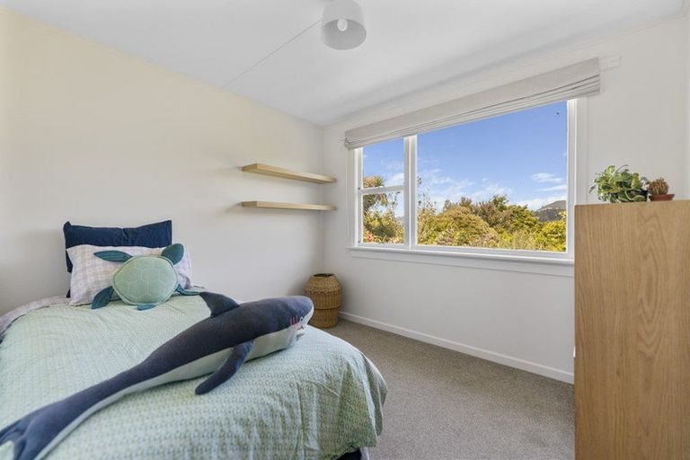 Photo of property in 24 Downes Road, Roseneath, Port Chalmers, 9023