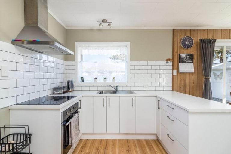 Photo of property in 12 Wimborne Crescent, Aranui, Christchurch, 8061